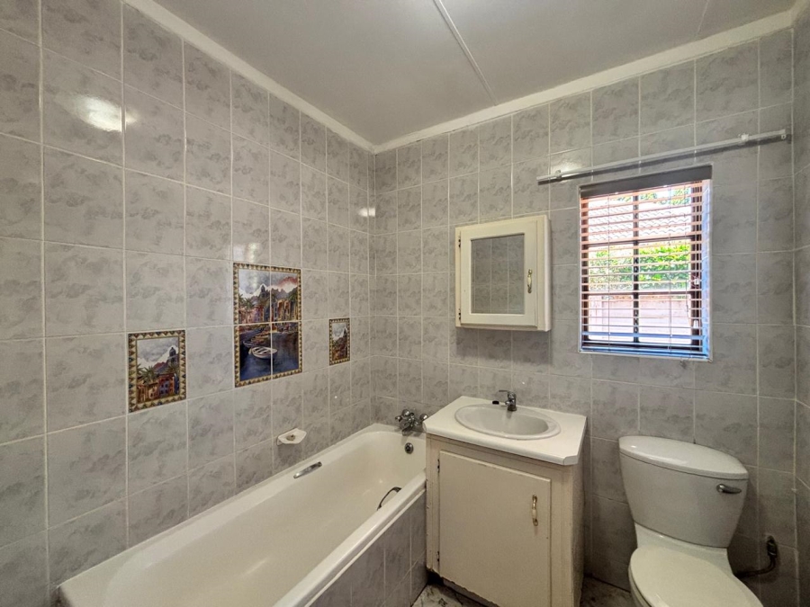 3 Bedroom Property for Sale in Mooivallei Park North West